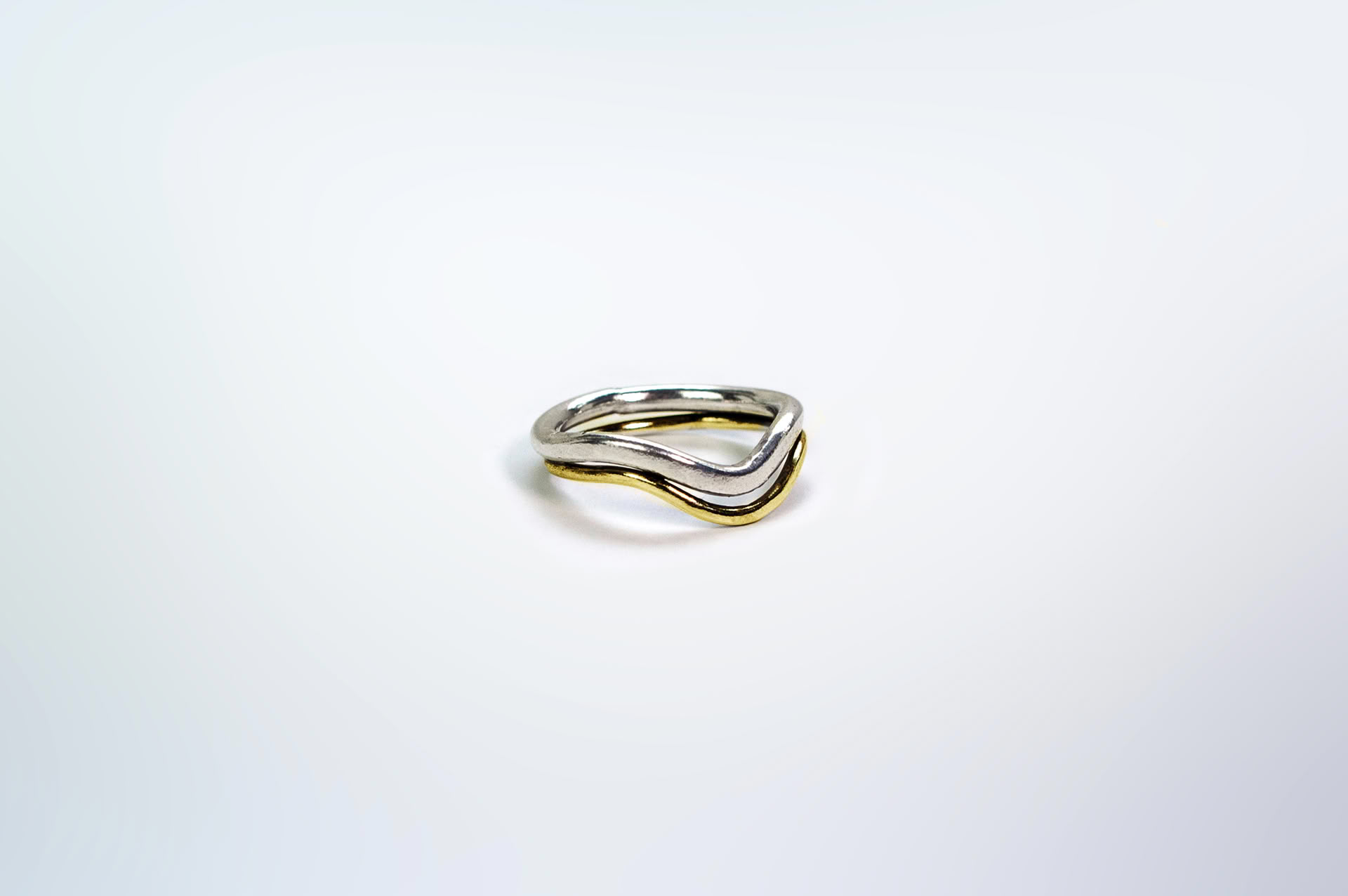 Hadou wavy ring in silver and gold plated silver