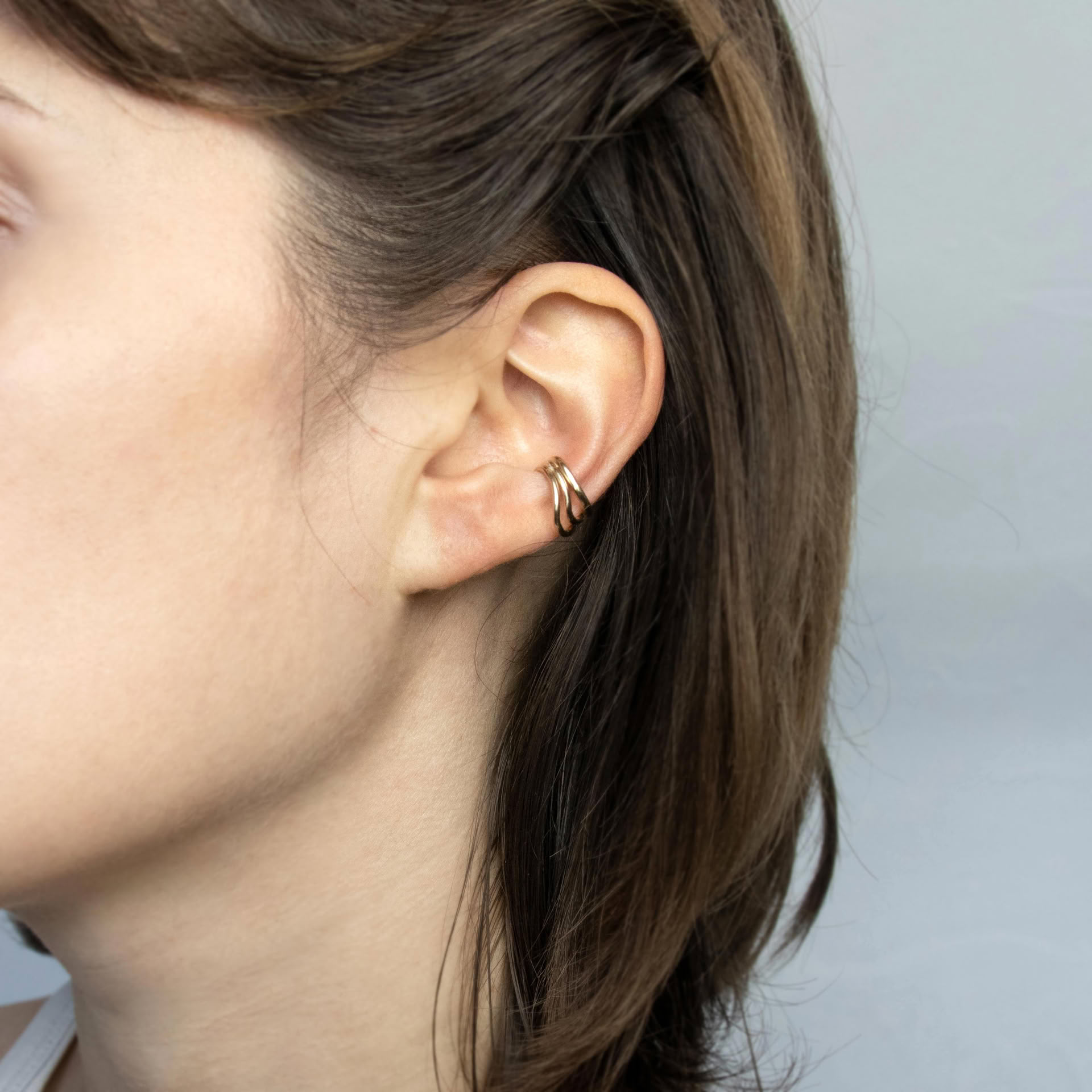 Hadou earcuff in gold plated silver.