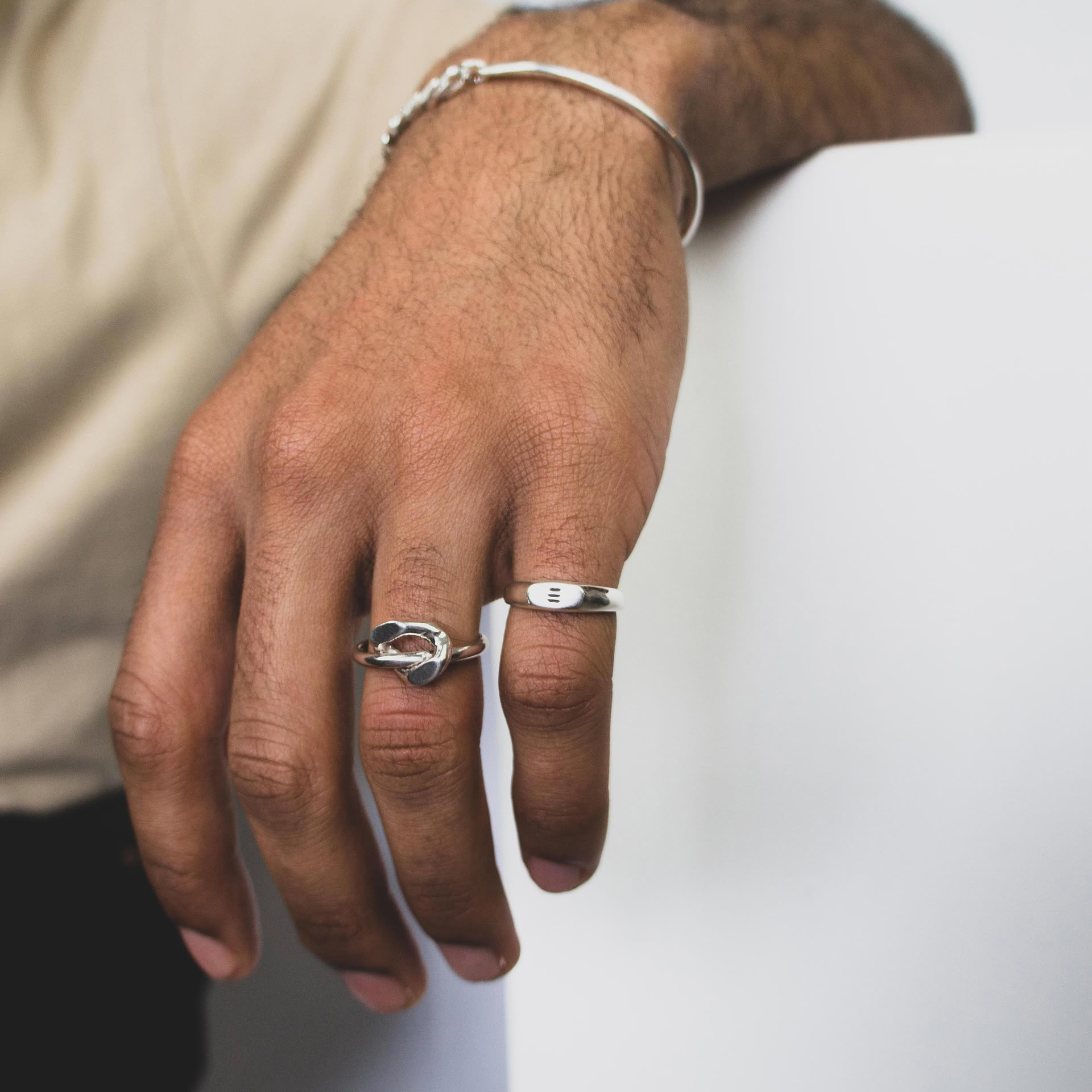 Kishou signet ring in silver, with three engrave lines