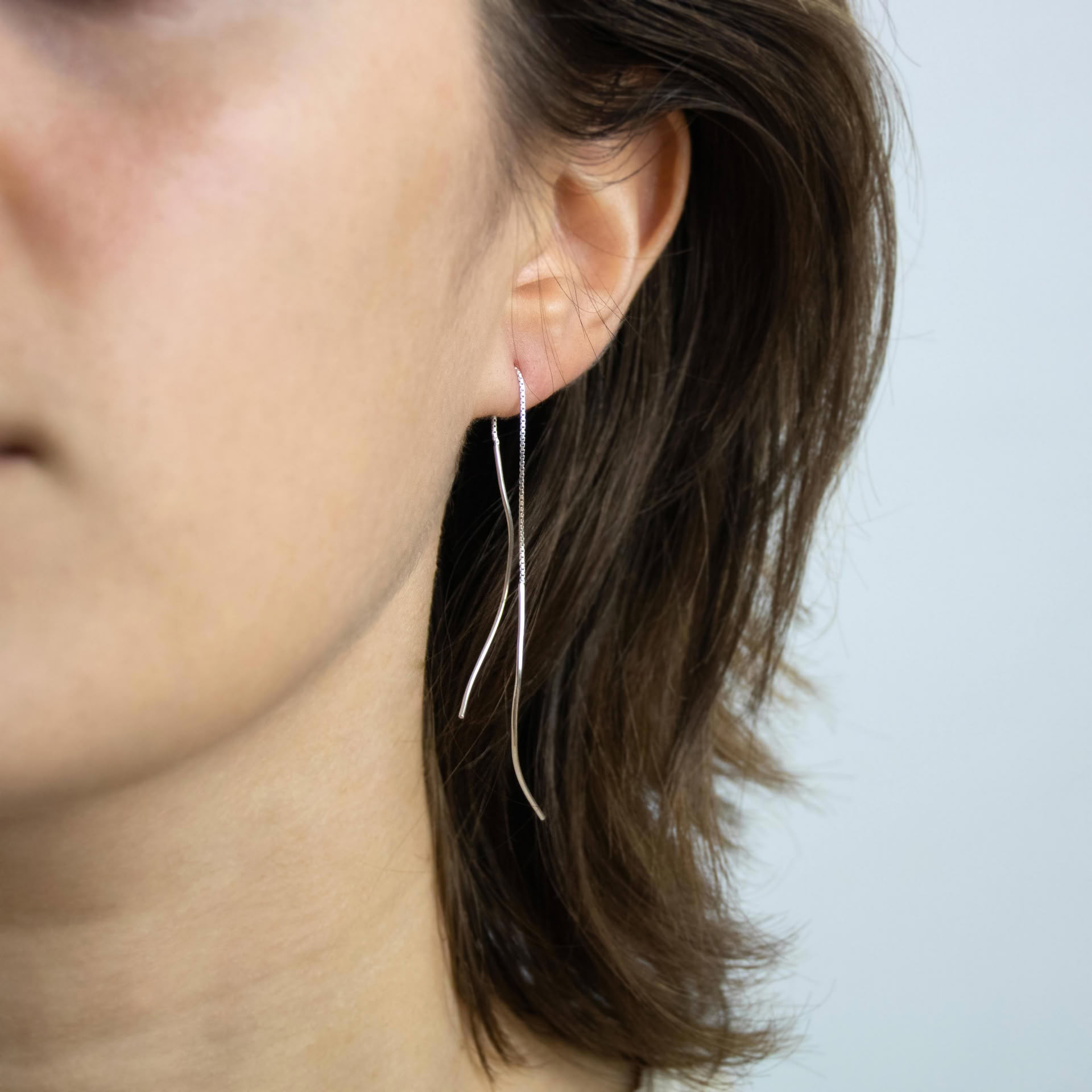 Tamanori thin dangling earrings in sterling silver